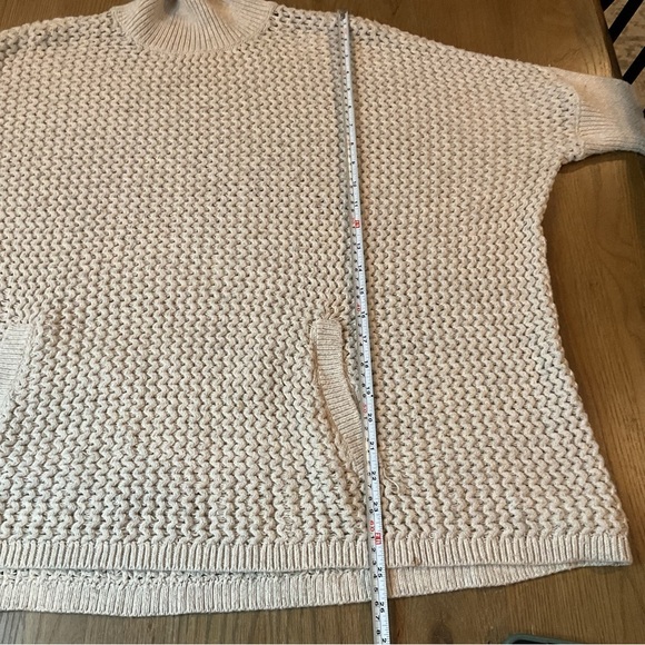 LOFT Turtleneck Pullover Oatmeal Chunky Knit Sweater Size Medium - Picture 5 of 9